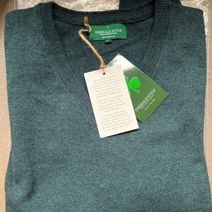 Aran Men's Lambswool V-Neck Sweater - Everglade: NEW with Tags